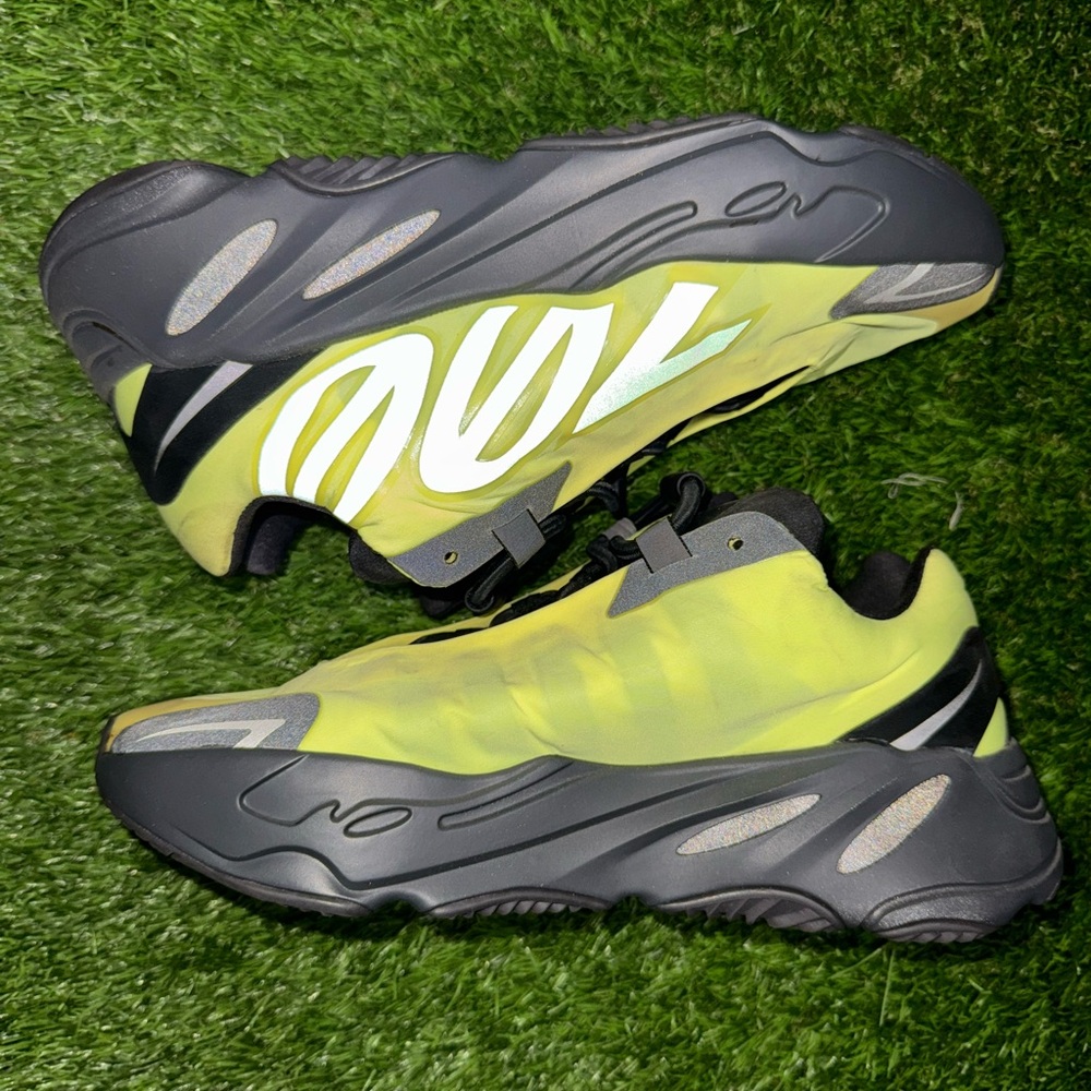 Yeezy 700 Sneakers